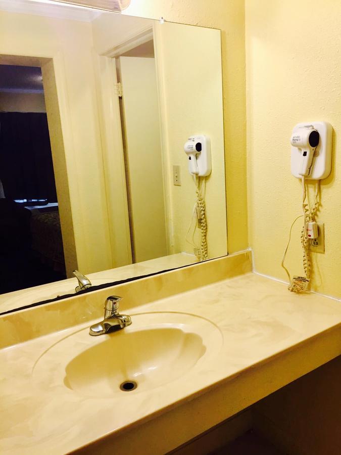 Ross Motel - thumb 19