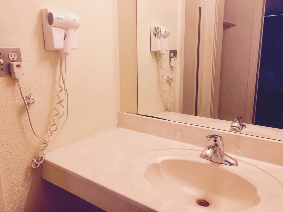 Ross Motel - thumb 35