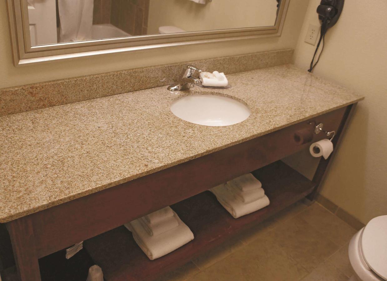 La Quinta By Wyndham Dickinson - thumb 2