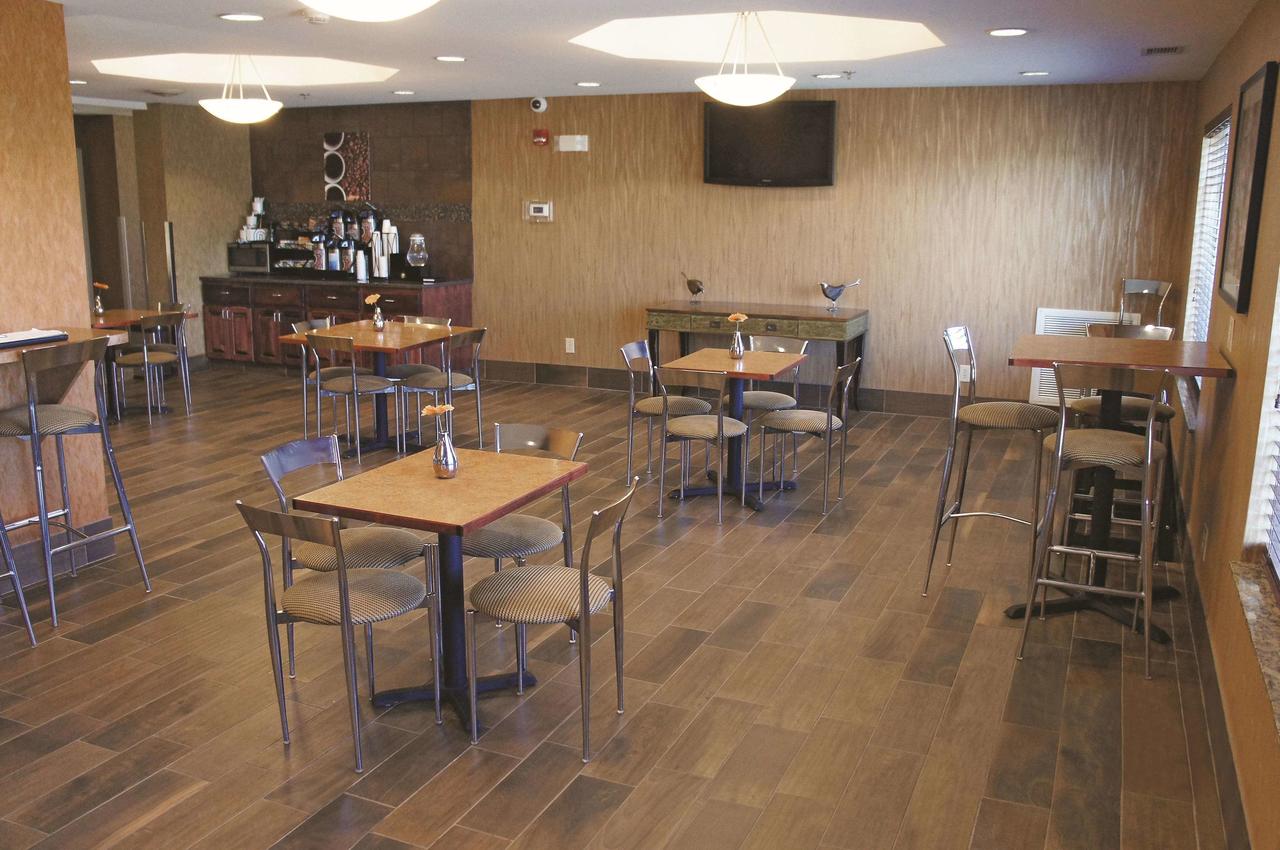 La Quinta By Wyndham Dickinson - thumb 7