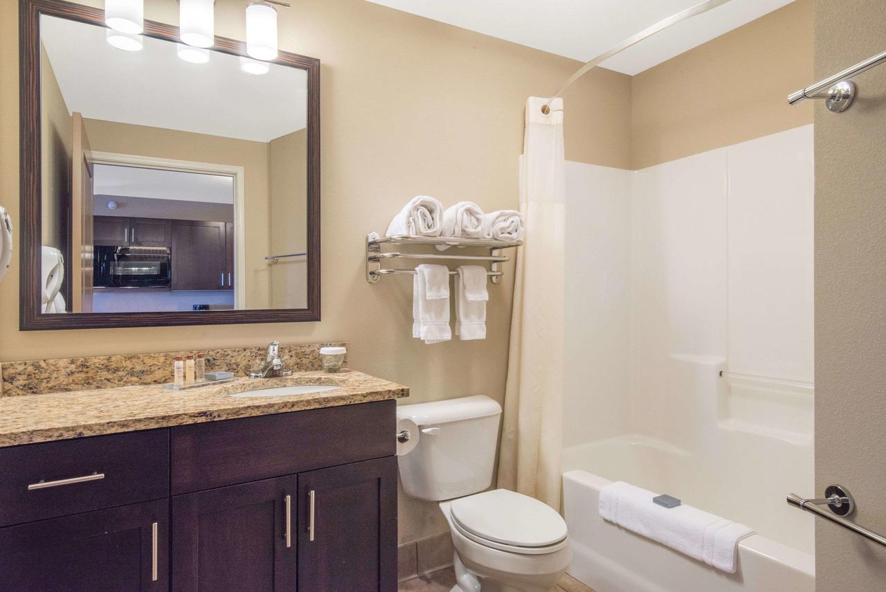 Hawthorn Suites By Wyndham Dickinson - thumb 37