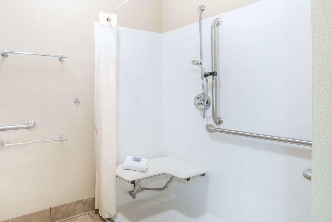 Hawthorn Suites By Wyndham Dickinson - thumb 35