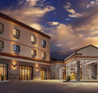 Ramada by Wyndham Grand Dakota Hotel Dickinson - Accommodation Indiana