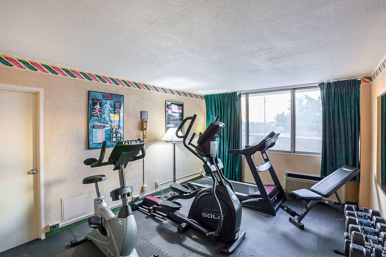 Quality Inn & Suites Cincinnati Downtown - thumb 16