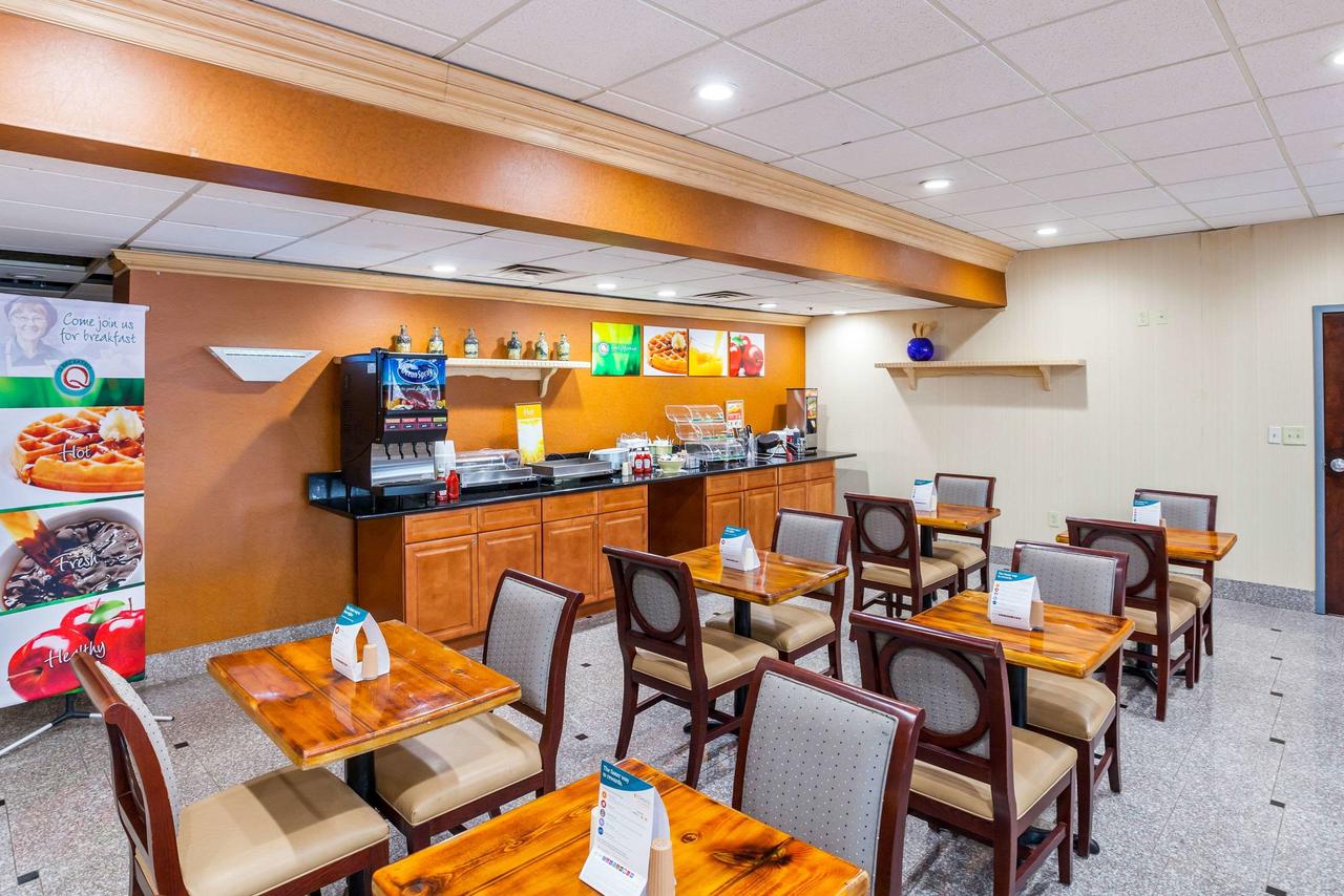 Quality Inn & Suites Cincinnati Downtown - thumb 15