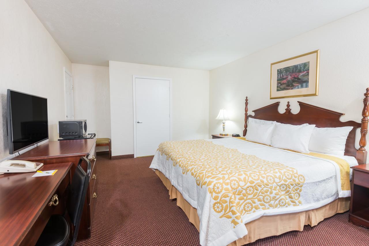 Days Inn By Wyndham Amherst - thumb 3