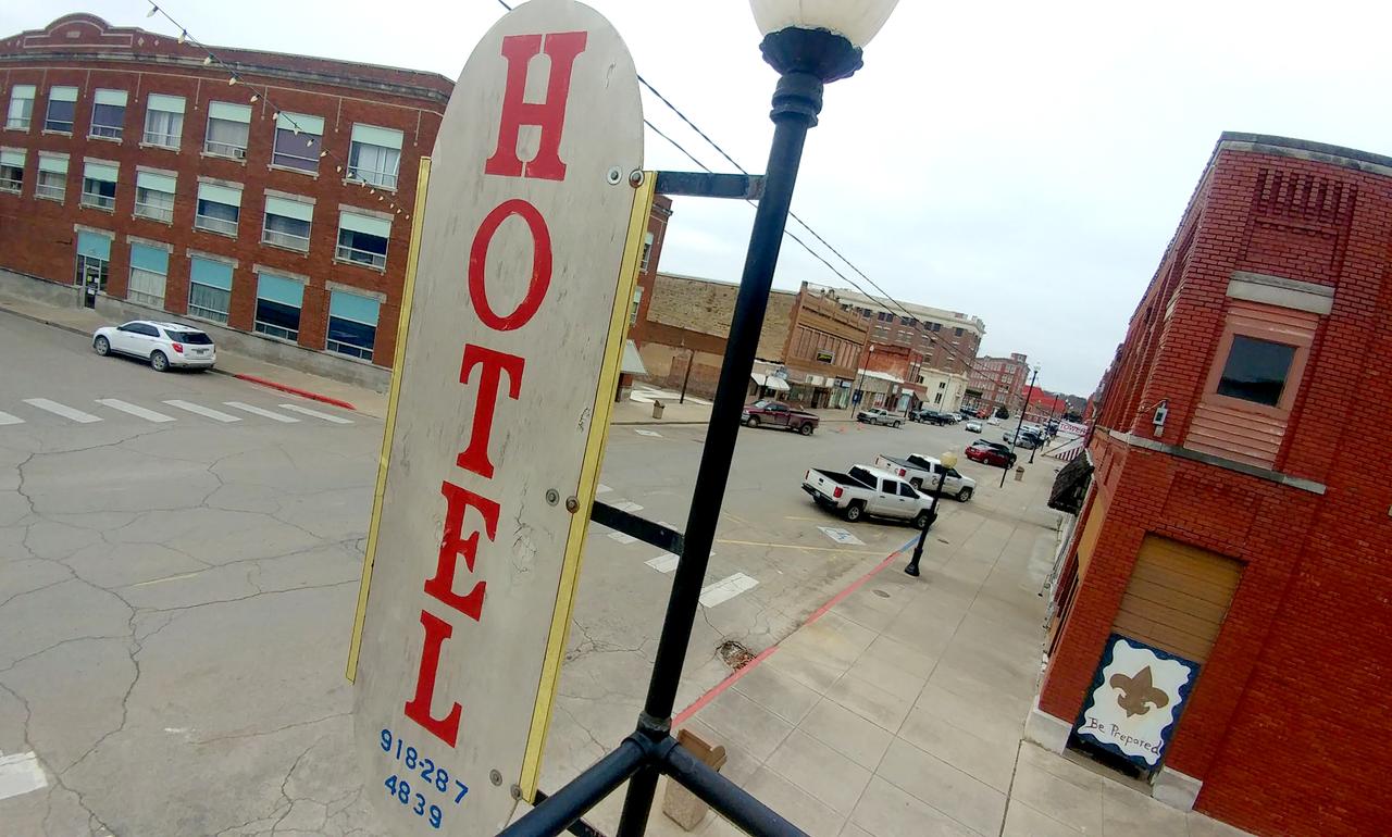 Historic Whiting Hotel Suites - thumb 16