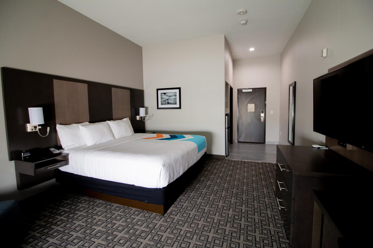 HOTEL PRYOR - thumb 32