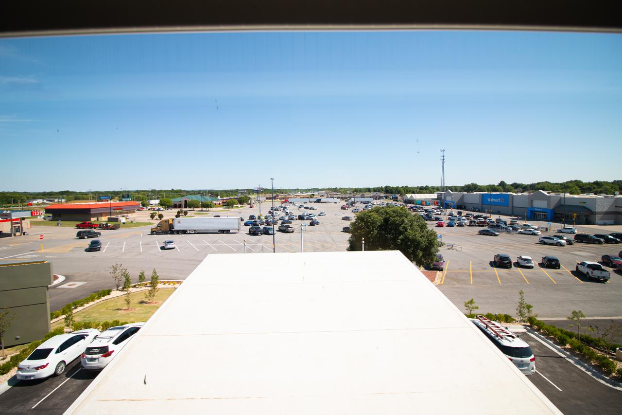 HOTEL PRYOR - thumb 17
