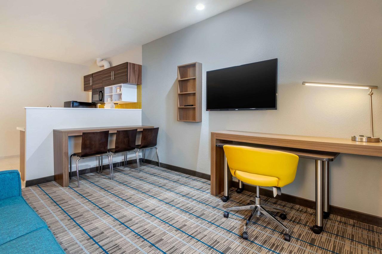 MainStay Suites Bricktown - Near Medical Center - thumb 11