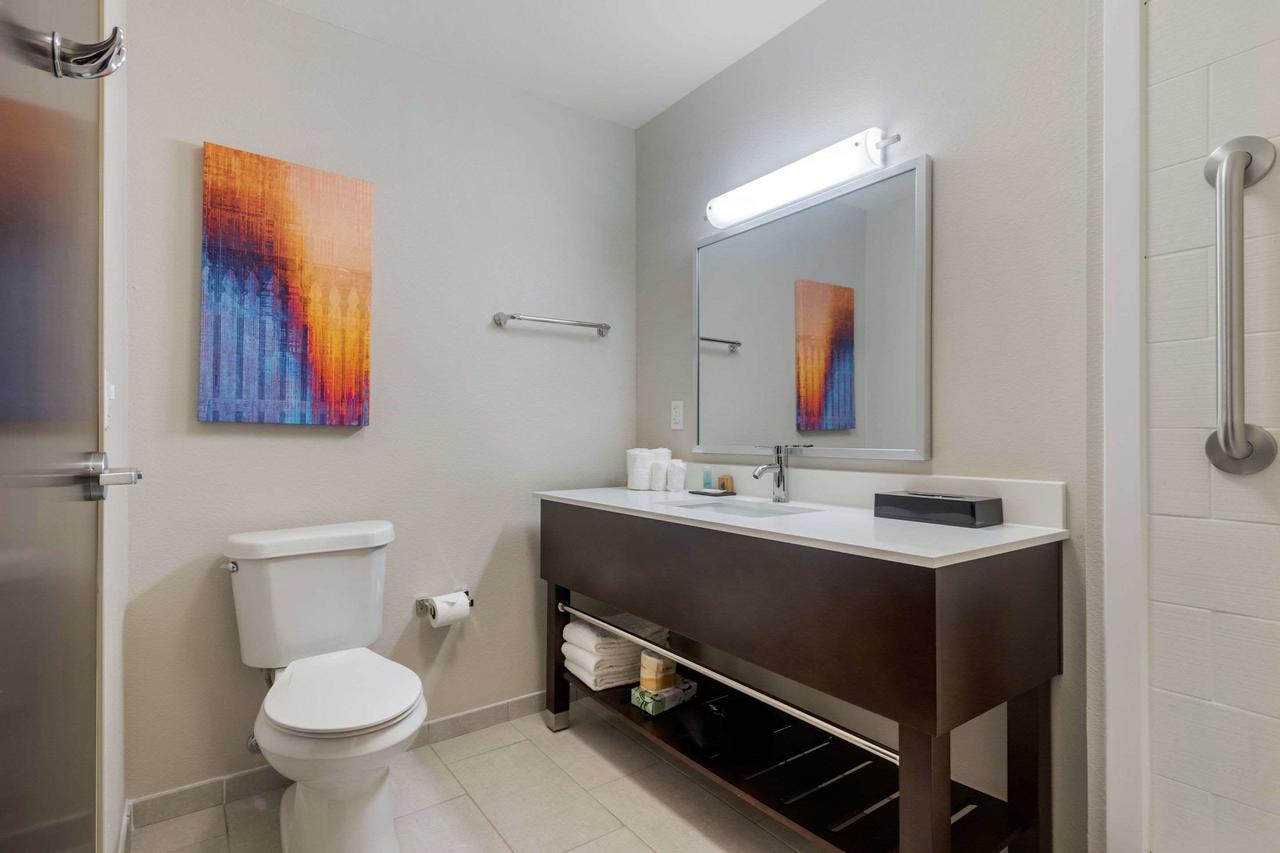 MainStay Suites Bricktown - Near Medical Center - thumb 20
