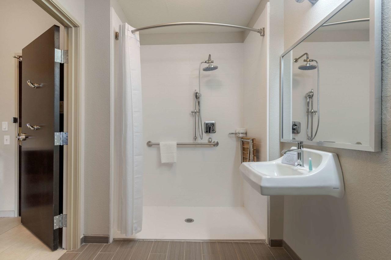 MainStay Suites Bricktown - Near Medical Center - thumb 28