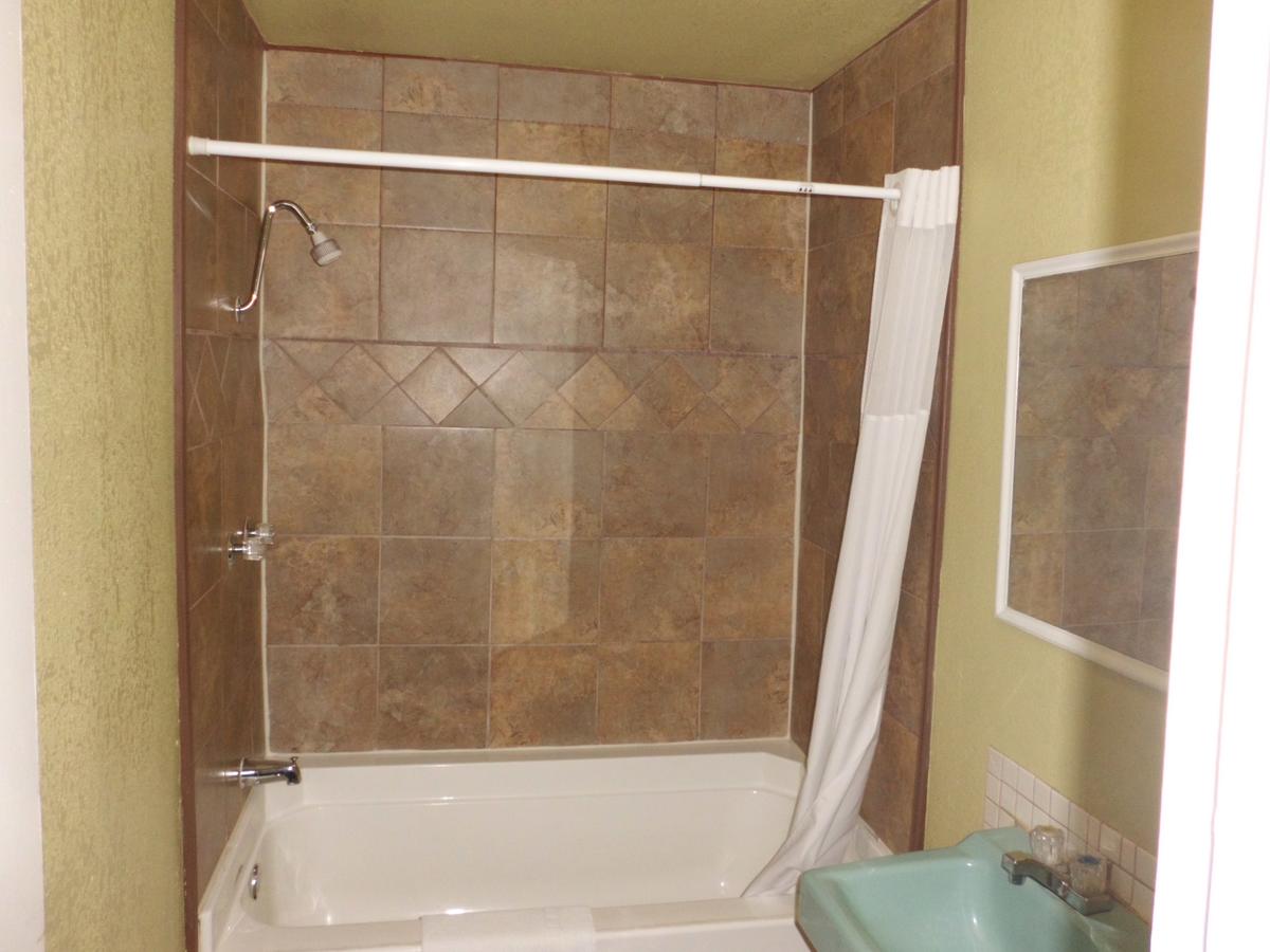 Budget ZZZZ Motel - thumb 38