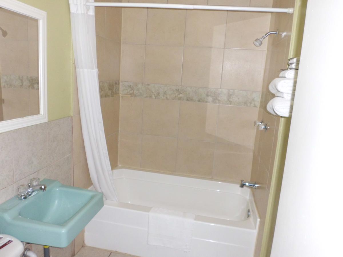 Budget ZZZZ Motel - thumb 15