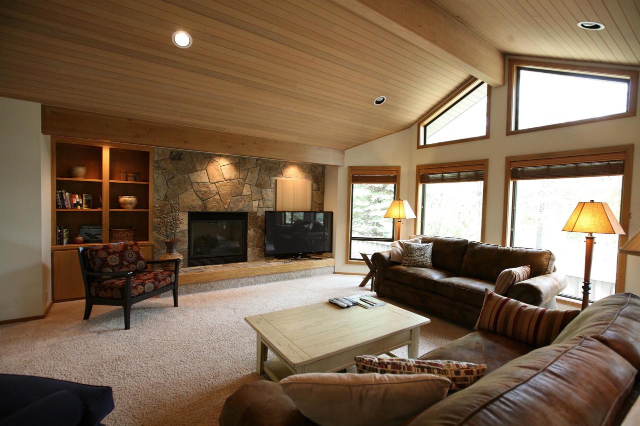 10 Tan Oak-AC-Hot Tub-3BR/3BA - thumb 0