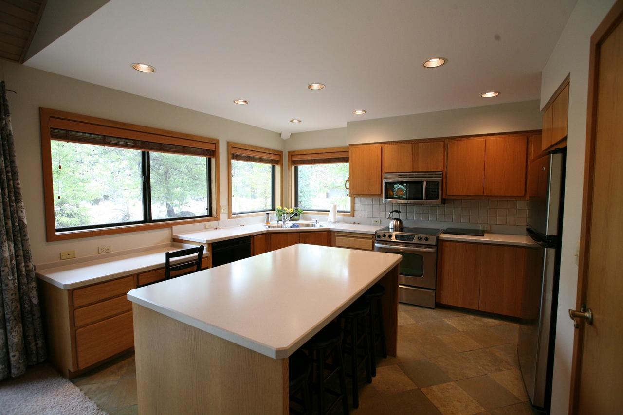 10 Tan Oak-AC-Hot Tub-3BR/3BA - thumb 3