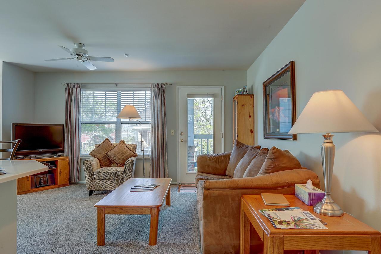 AlleyÃ¢Â€Â™s 22-River Vw-AC-1BR/2BA - thumb 9