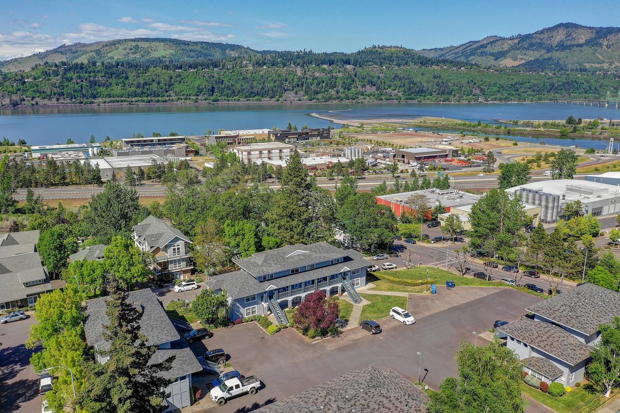 AlleyÃ¢Â€Â™s 22-River Vw-AC-1BR/2BA - thumb 29