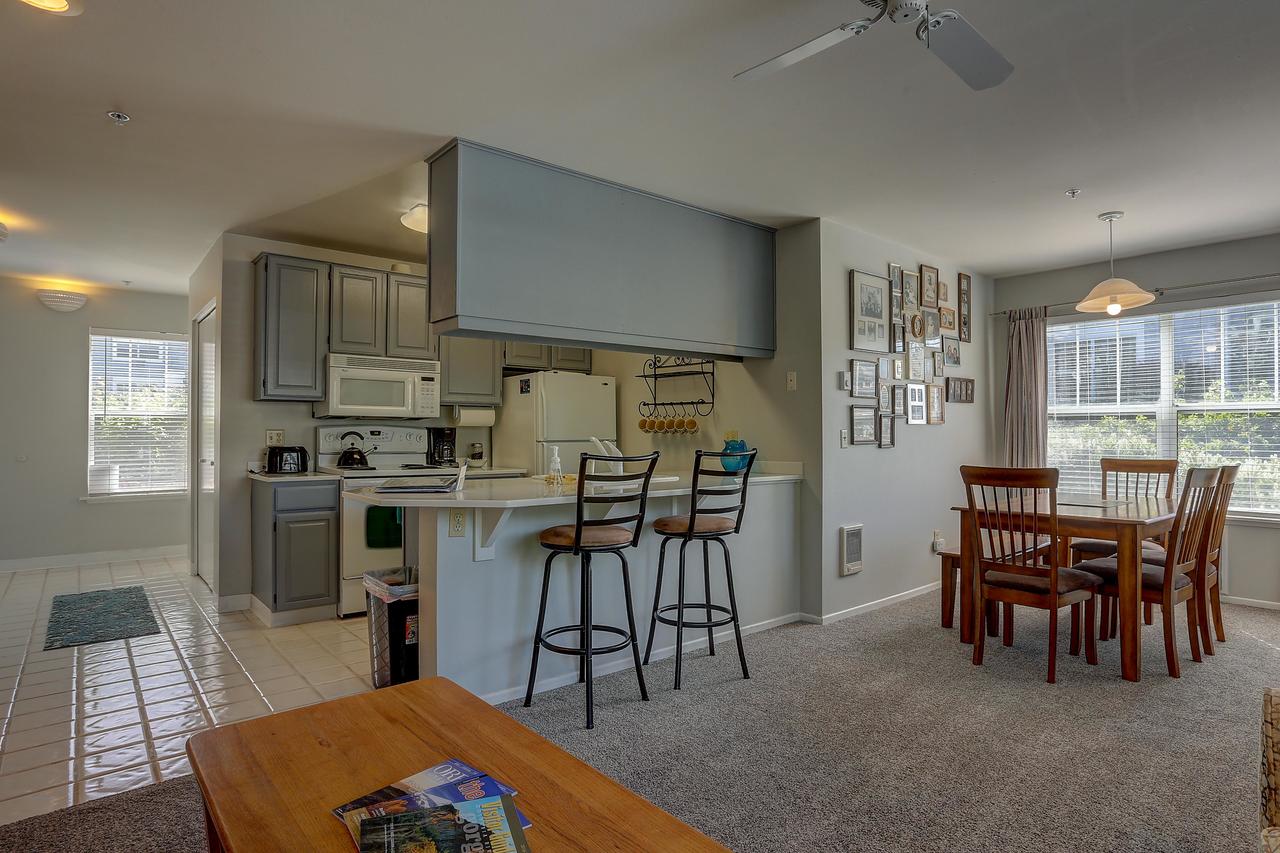 AlleyÃ¢Â€Â™s 22-River Vw-AC-1BR/2BA - thumb 22