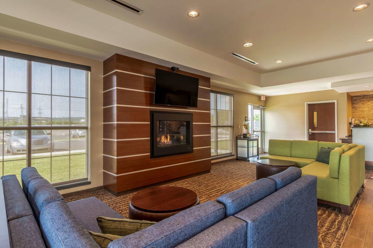 Comfort Inn & Suites - Harrisburg Airport - Hershey South - thumb 2