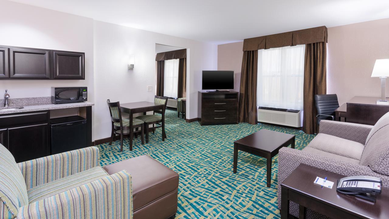 Holiday Inn Express & Suites Wyomissing - thumb 3