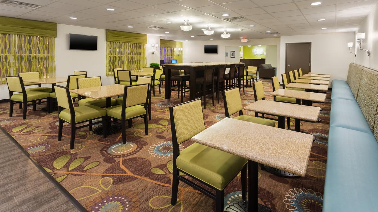 Holiday Inn Express & Suites Wyomissing - thumb 14
