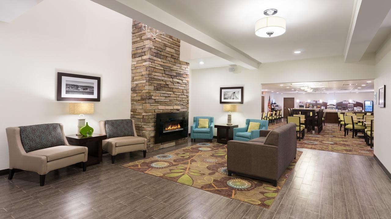 Holiday Inn Express & Suites Wyomissing - thumb 1