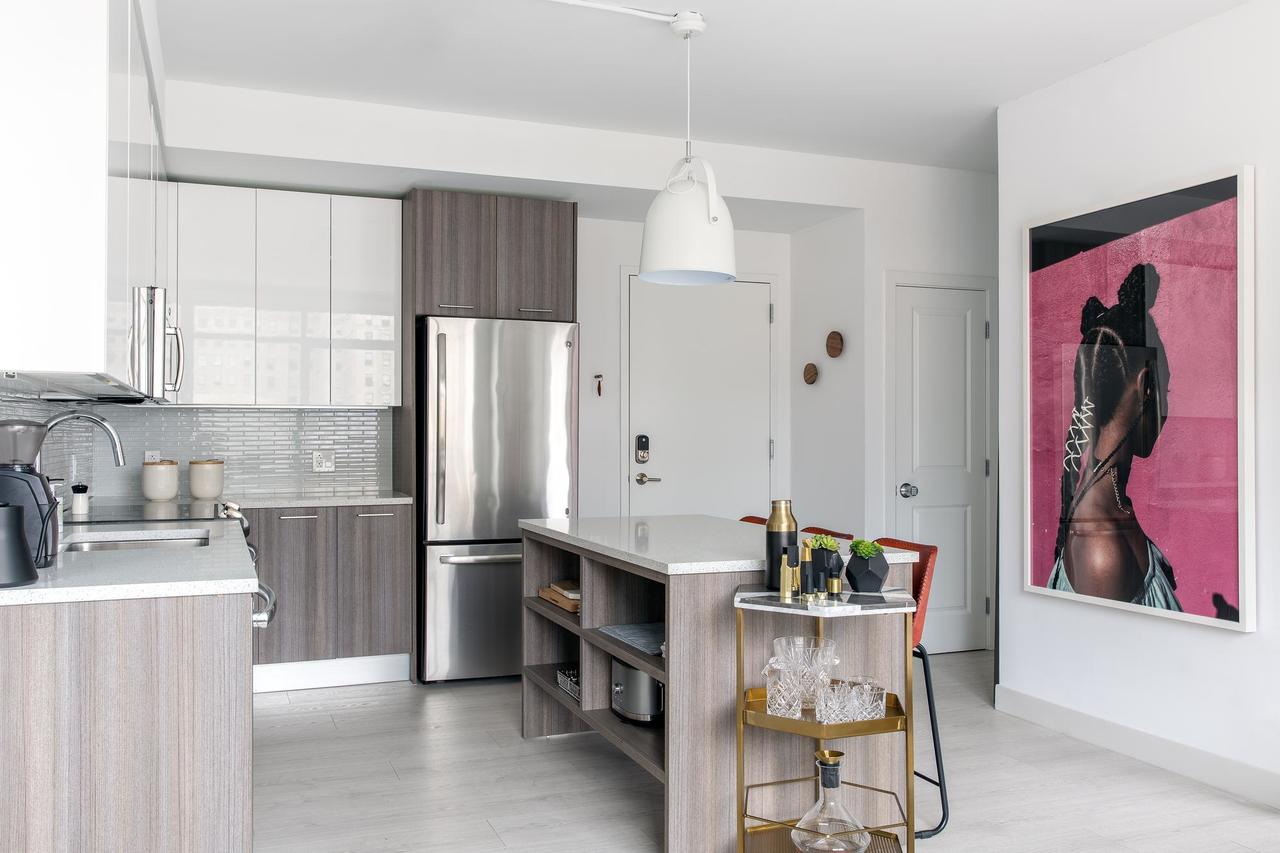 Modern 2BR + Gym In City Center - thumb 7