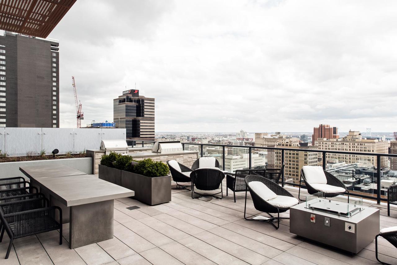 Modern 2BR + Gym In City Center - thumb 19