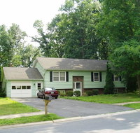 394 Oakwood Ave 5 Bedrooms Available - Accommodation Indiana