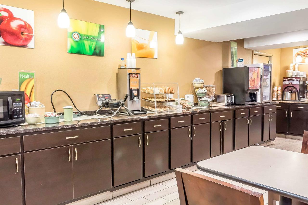 Econo Lodge Philadelphia Airport - thumb 20