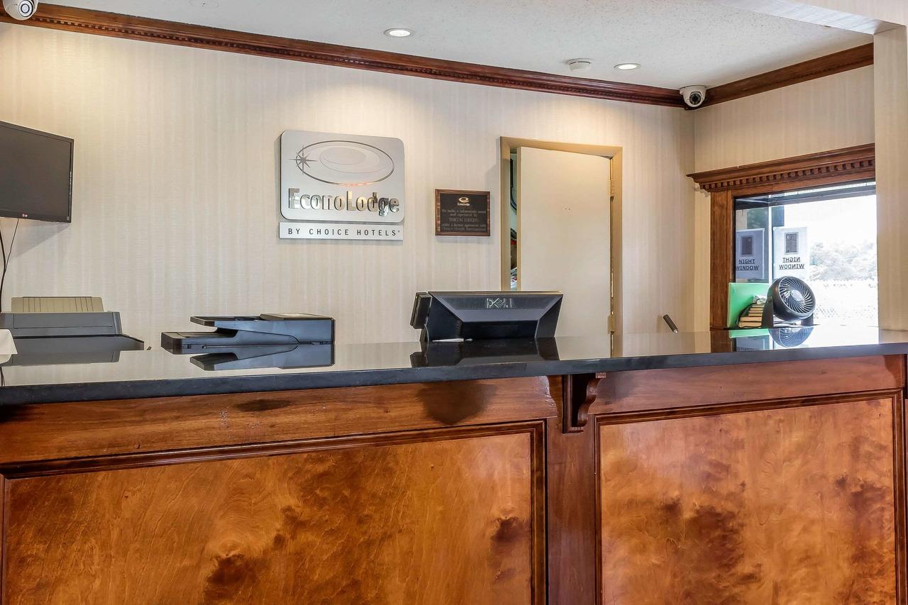 Econo Lodge Philadelphia Airport - thumb 14