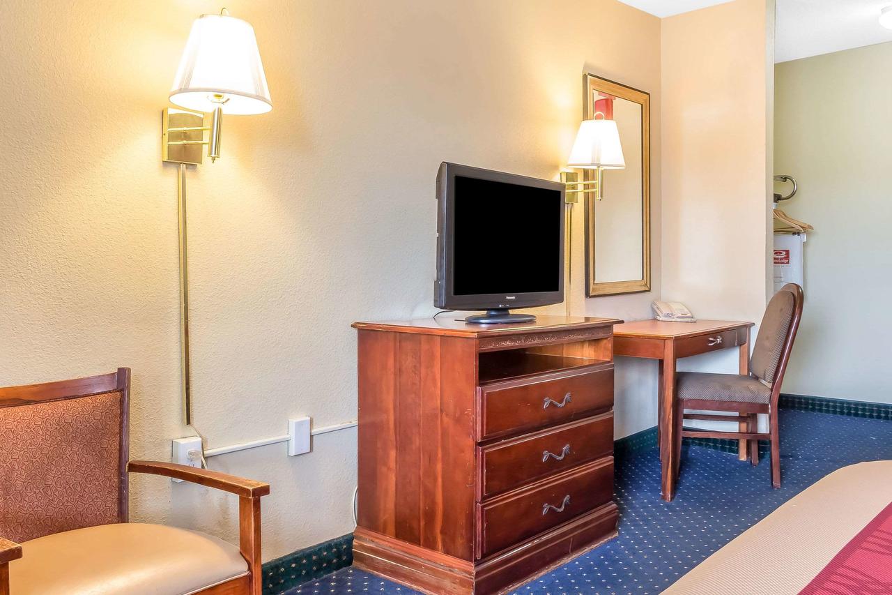 Econo Lodge Philadelphia Airport - thumb 5