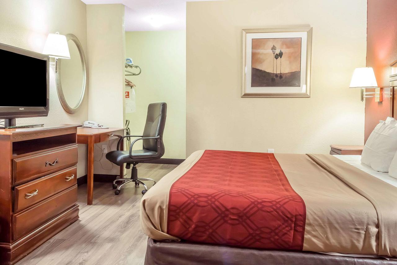 Econo Lodge Philadelphia Airport - thumb 3