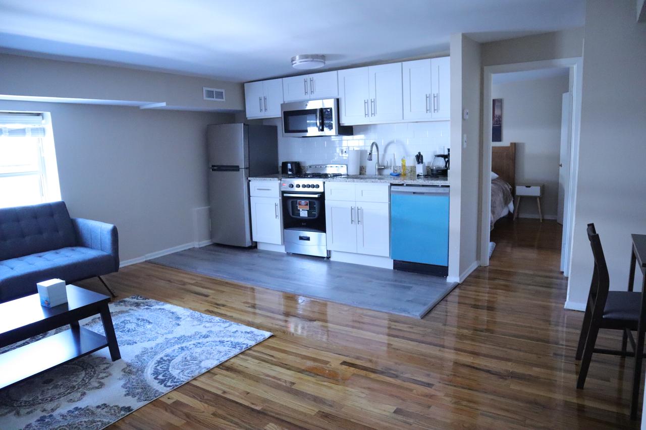 Villa 304-Cozy&Roomy Heart Of Center City APT - thumb 0