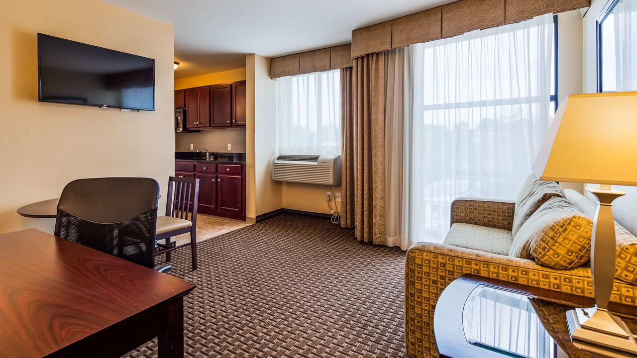 Best Western Plus Philadelphia Airport South - At Widener University - thumb 20