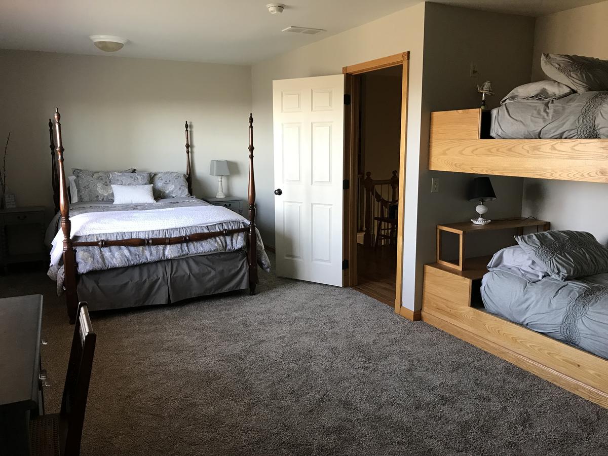 Mt. Nittany Hideaway - Beautiful And Spacious Home - thumb 6