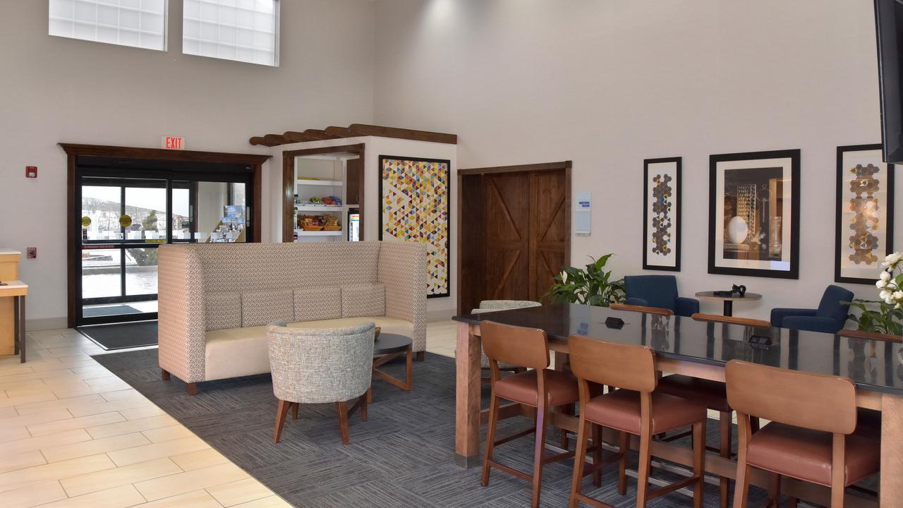 Holiday Inn Express Mount Pleasant- Scottdale - thumb 18