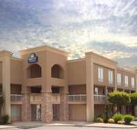 Days Inn by Wyndham Greenville - Accommodation Indiana