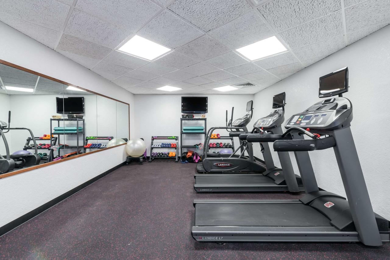 Ramada By Wyndham Rapid City - thumb 39