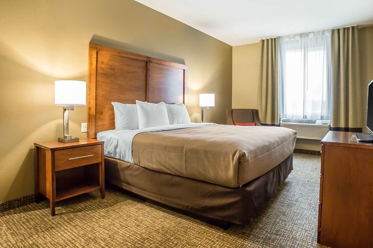 Comfort Inn & Suites Near Mt. Rushmore - thumb 10