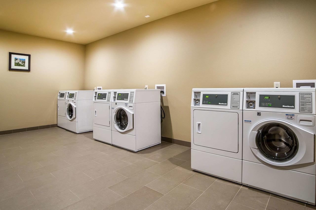 Comfort Inn & Suites Near Mt. Rushmore - thumb 31