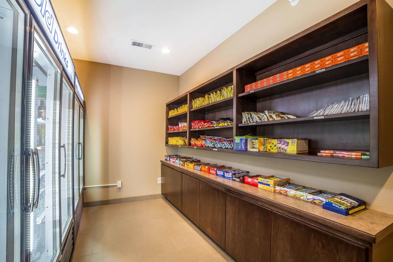 Comfort Inn & Suites Near Mt. Rushmore - thumb 11