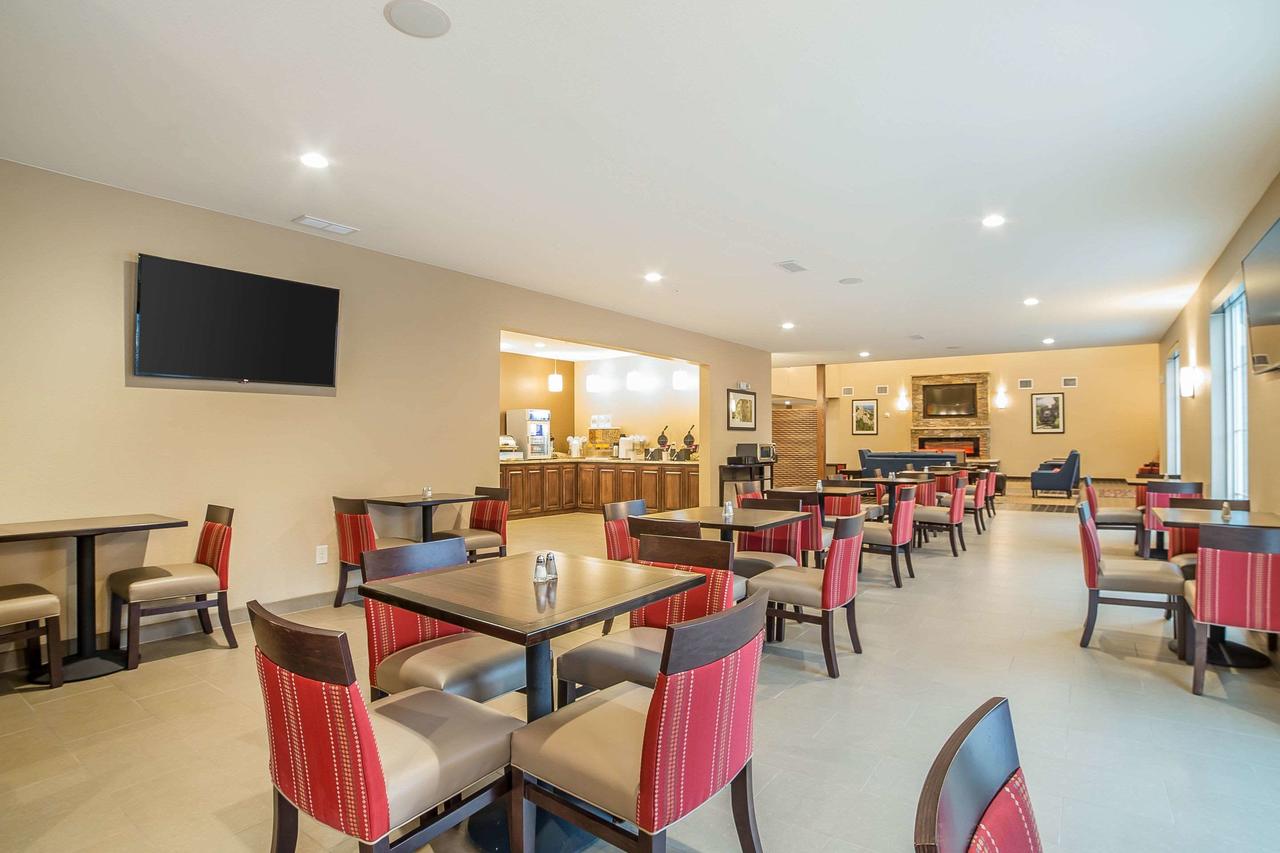 Comfort Inn & Suites Near Mt. Rushmore - thumb 17