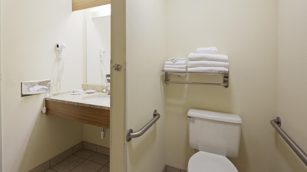 Best Western Golden Spike Inn & Suites - thumb 33
