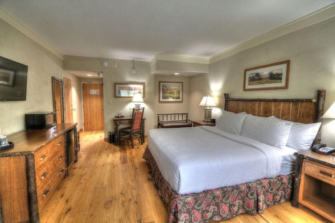 The Lodge At Five Oaks - thumb 13