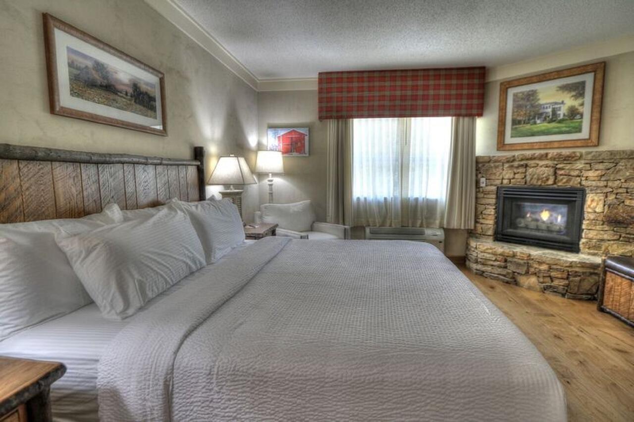 The Lodge At Five Oaks - thumb 15