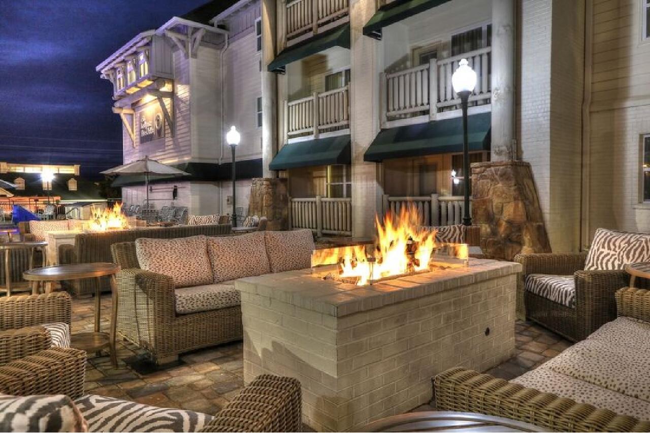 The Lodge At Five Oaks - thumb 3