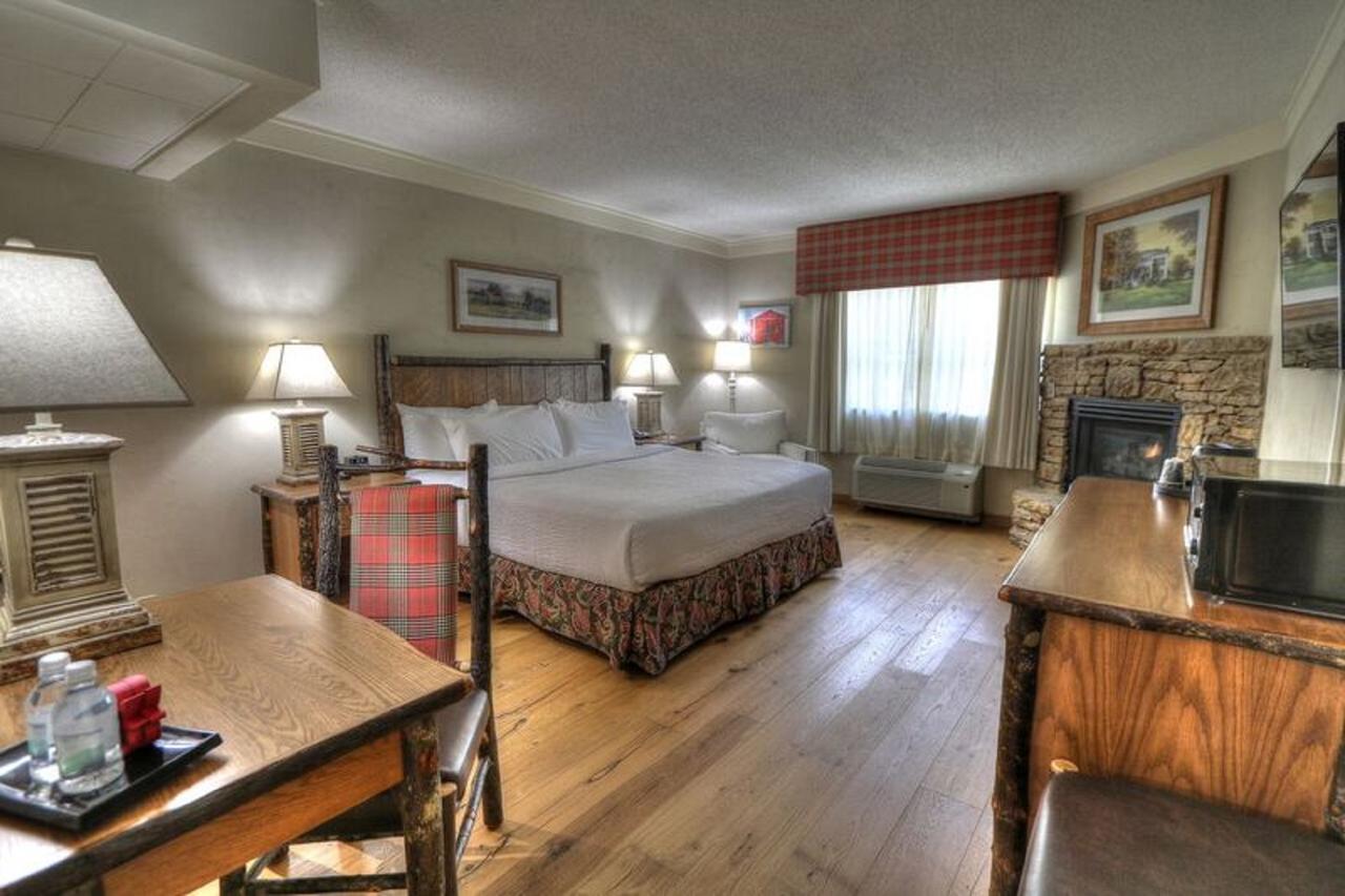 The Lodge At Five Oaks - thumb 1