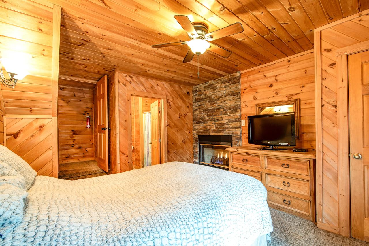Mountain Tree House - thumb 17